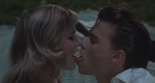 lizard kiss gif lizard kiss gif