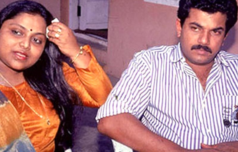 Malyalam actors Mukesh and Saritha siting together - divorced celebrity list
