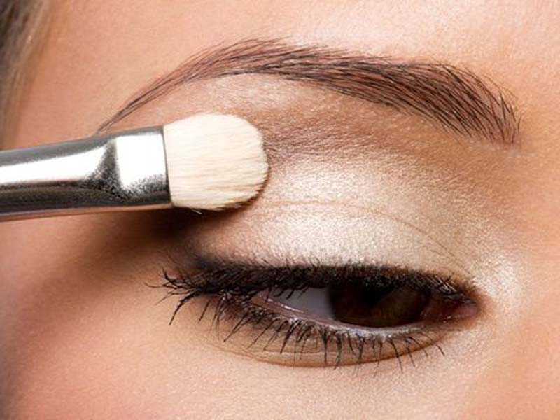 Step By Step Guide For Smokey Eye Makeup 7
