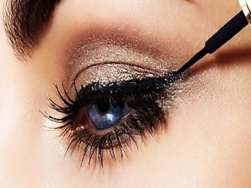Step By Step Guide For Smokey Eye Makeup 9