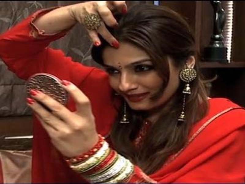 Hairstyles Adopted By Different Bollywood Celebrities For Karwa Chauth -  Find Health Tips