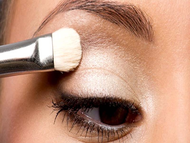 Steps To Follow For A Perfect Bridal Eye Makeup 7
