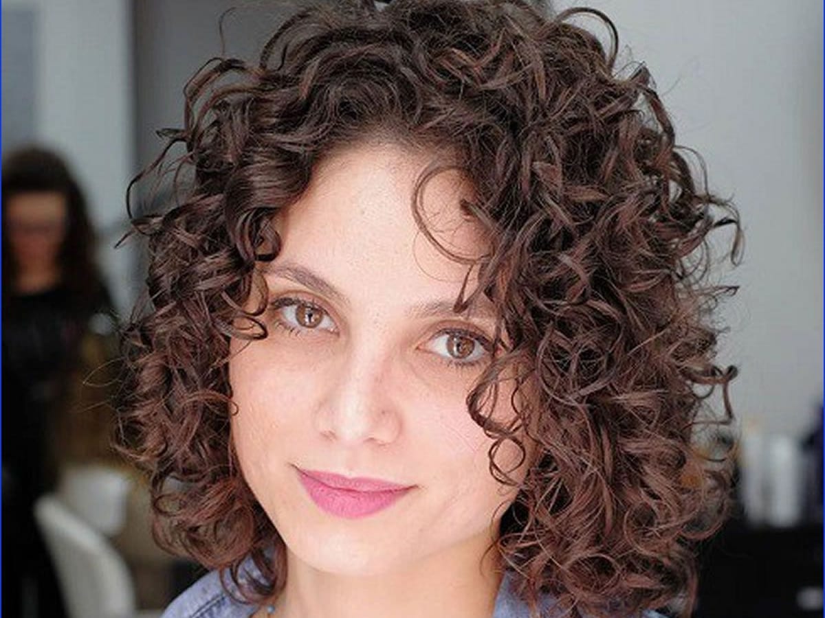 List of Trendy Curly Bob Hairstyles in 2020 2