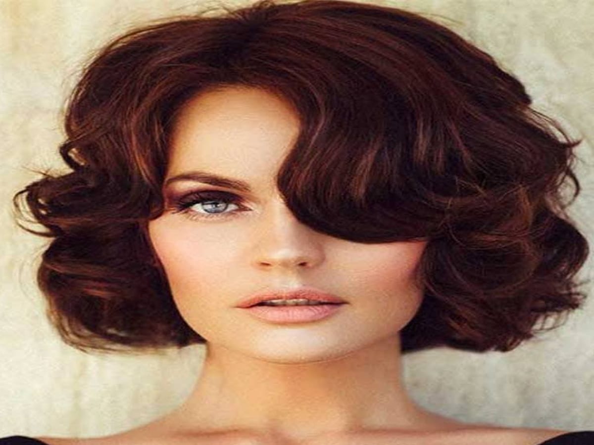 List of Trendy Curly Bob Hairstyles in 2020 3