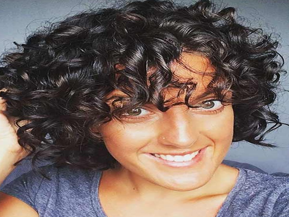 List of Trendy Curly Bob Hairstyles in 2020 6