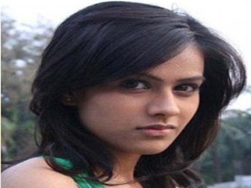 Nia Sharma - TV Actress without makeup photos