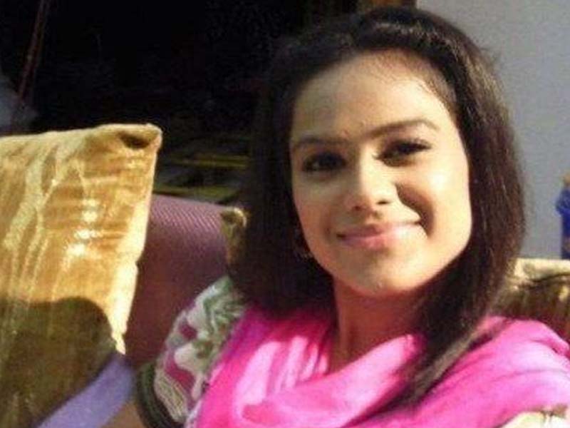 Nia Sharma - TV Actress without makeup photos
