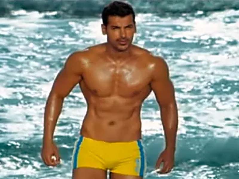 Famous Bollywood Actors With Good Physique 4