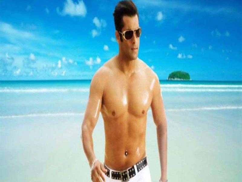 Famous Bollywood Actors With Good Physique 2