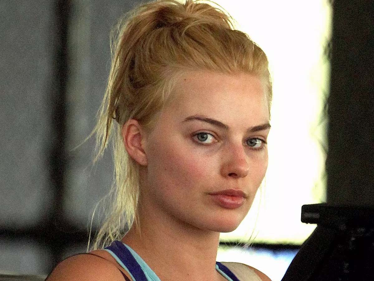 List of 21 Hollywood Celebrities without Makeup 3