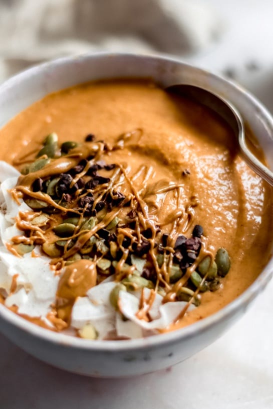 Fall Glow Smoothie Bowl | Breakfast Ideas for Bodybuilding