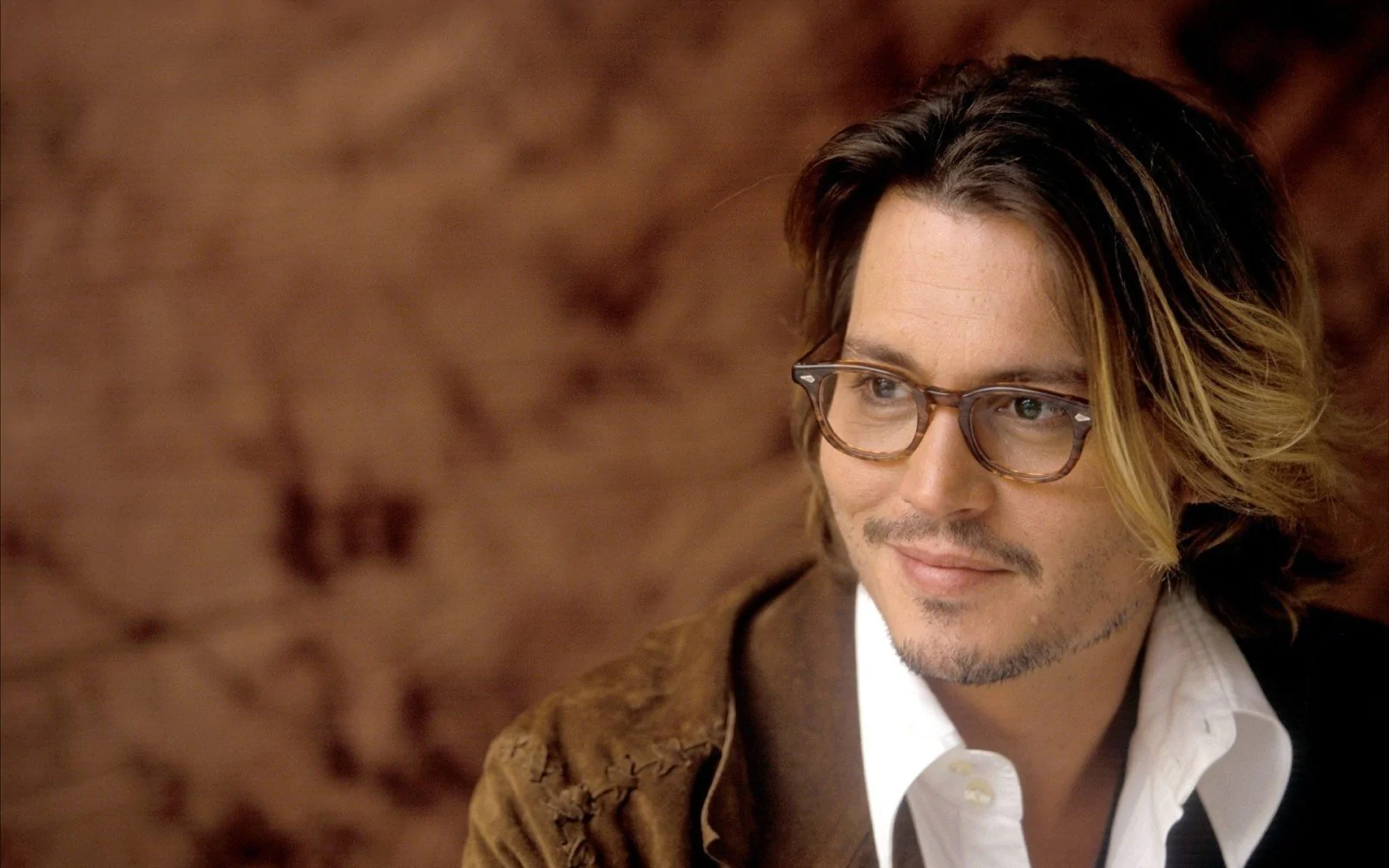 Johnny Depp Hair 6 Most Iconic Looks to Copy  Cool Mens Hair