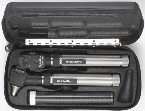 Welch Allyn Otoscope 25020 Diagnostic Otoscope with Specula Review 1 Welch Allyn Otoscope 25020