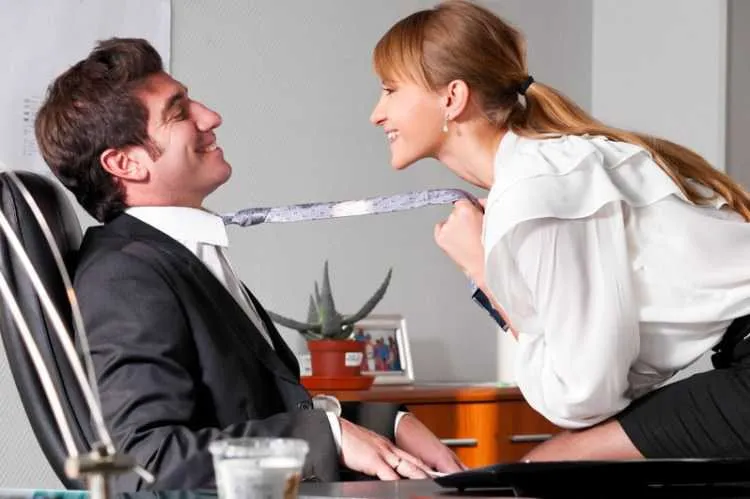 How to Ask for Dating to Your Office Colleague, if You are a Male?
