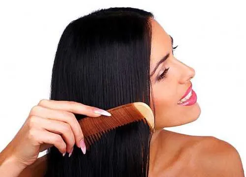 How to Comb Hair Women ?