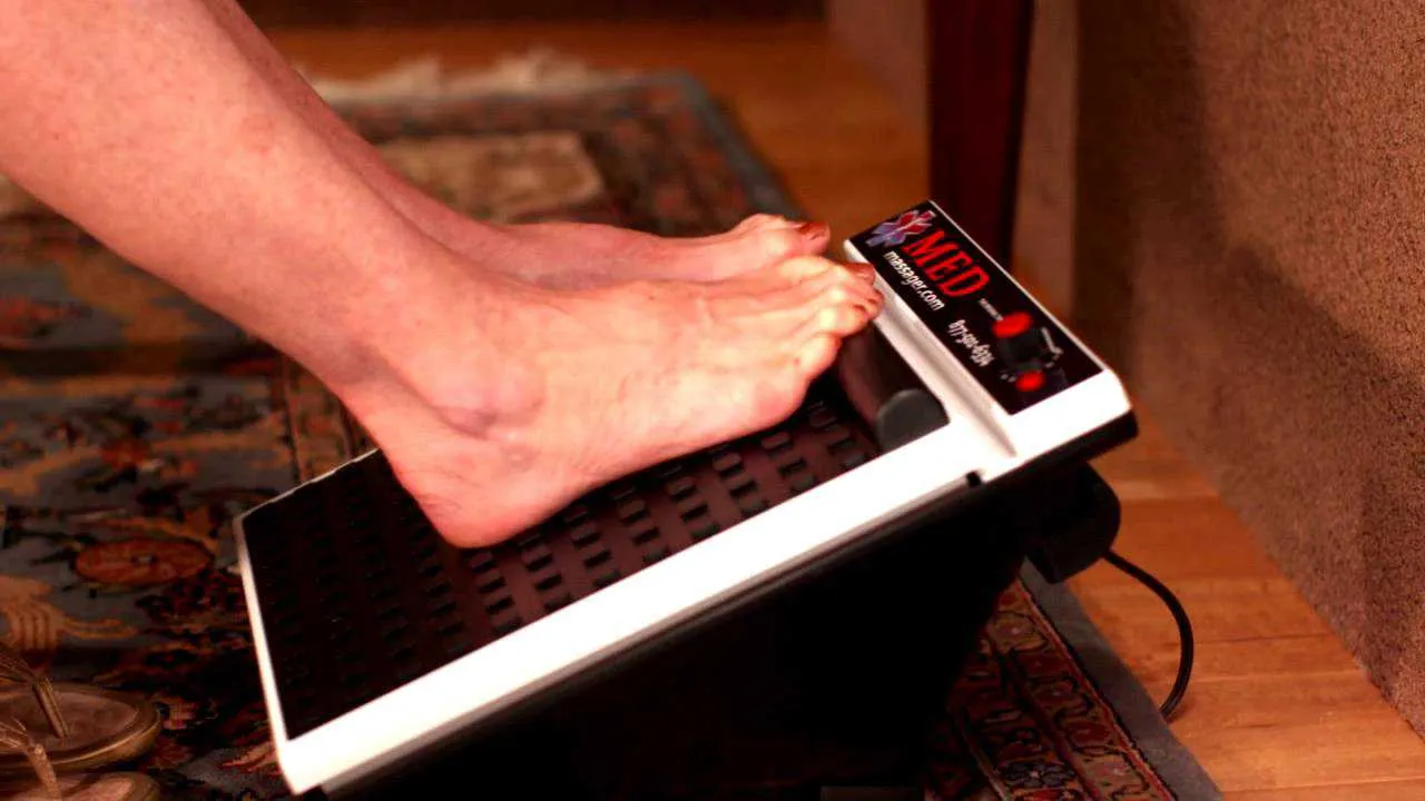 Top 10 Foot Massagers Reviews 4 MediMassager MMF06 Variable Speed Foot Massagers