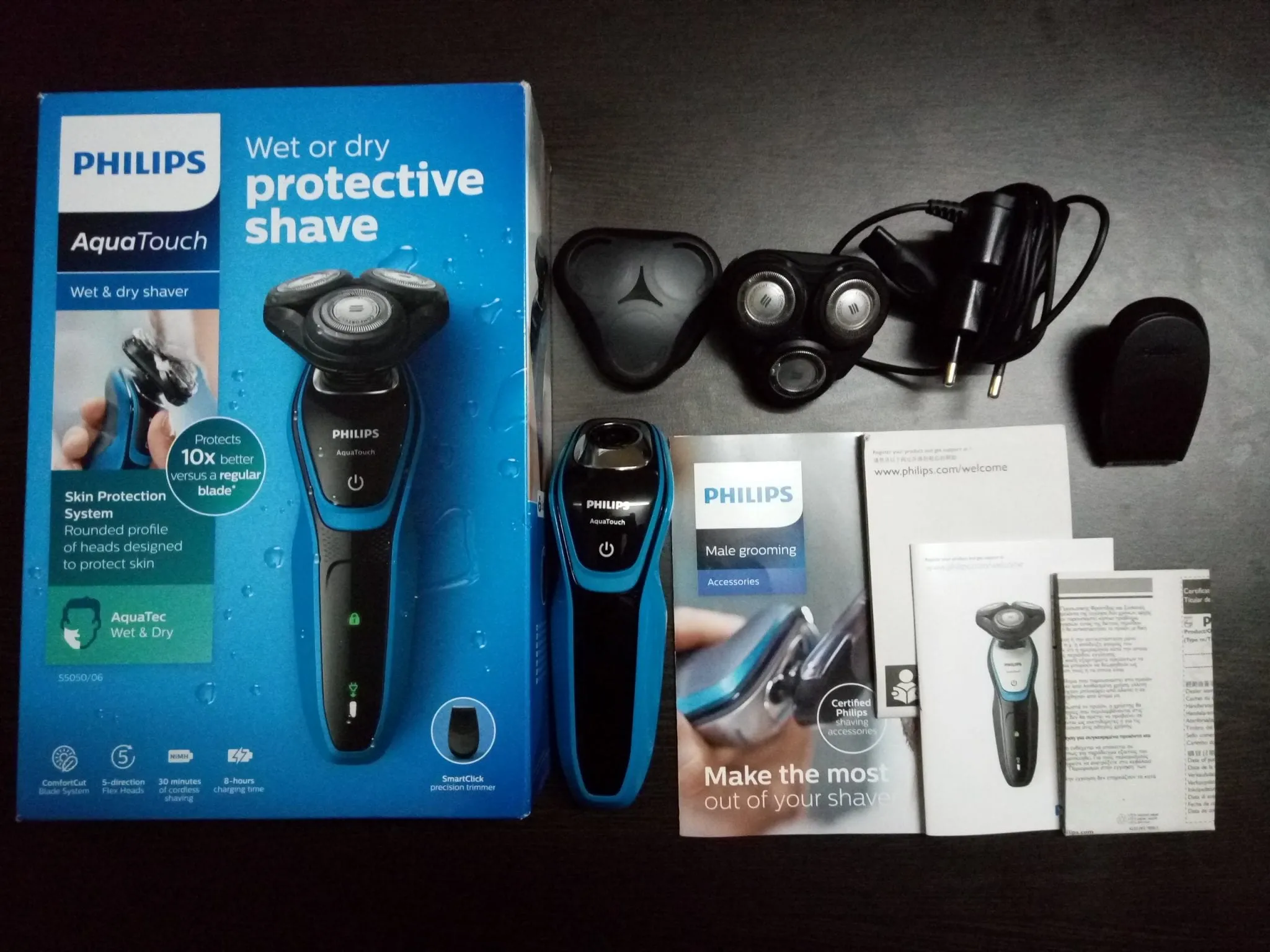 Top 10 Electric Head Shavers Review 10 Philips AquaTouch S5050/06 Shaver