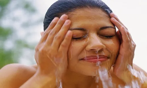 Natural Skin Care Advice for Females by Expert 2 Facial skin care