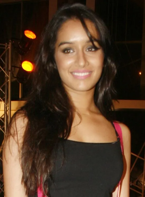 Shraddha Kapoor Bollywood Actress Hairstyle