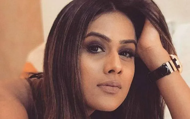 List (and Photos) of Top Indian Tv Actresses Without MakeUp 18 nia sharma no makeup