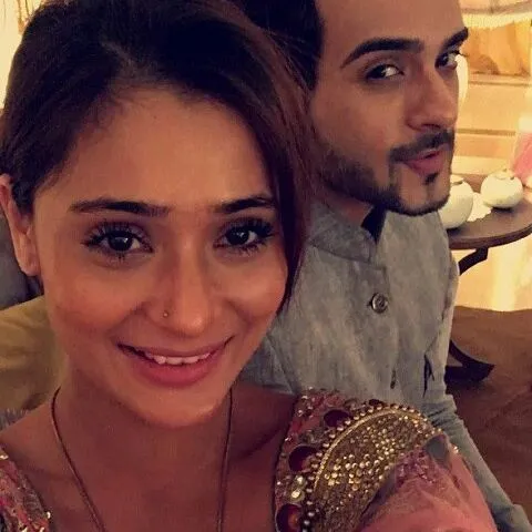 List (and Photos) of Top Indian Tv Actresses Without MakeUp 21 sara khan no makeup