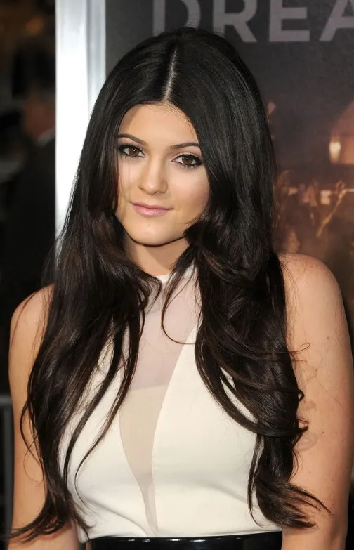 Woman in white dress and Mid-Part Style Straight Hairstyle Woman in white dress and Mid-Part Style Straight Hairstyle - hairstyles for straight long hair