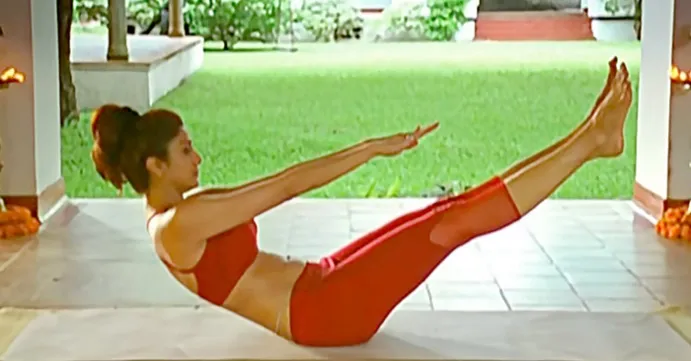 Naukasana Shilpa Shetty Yoga Poses