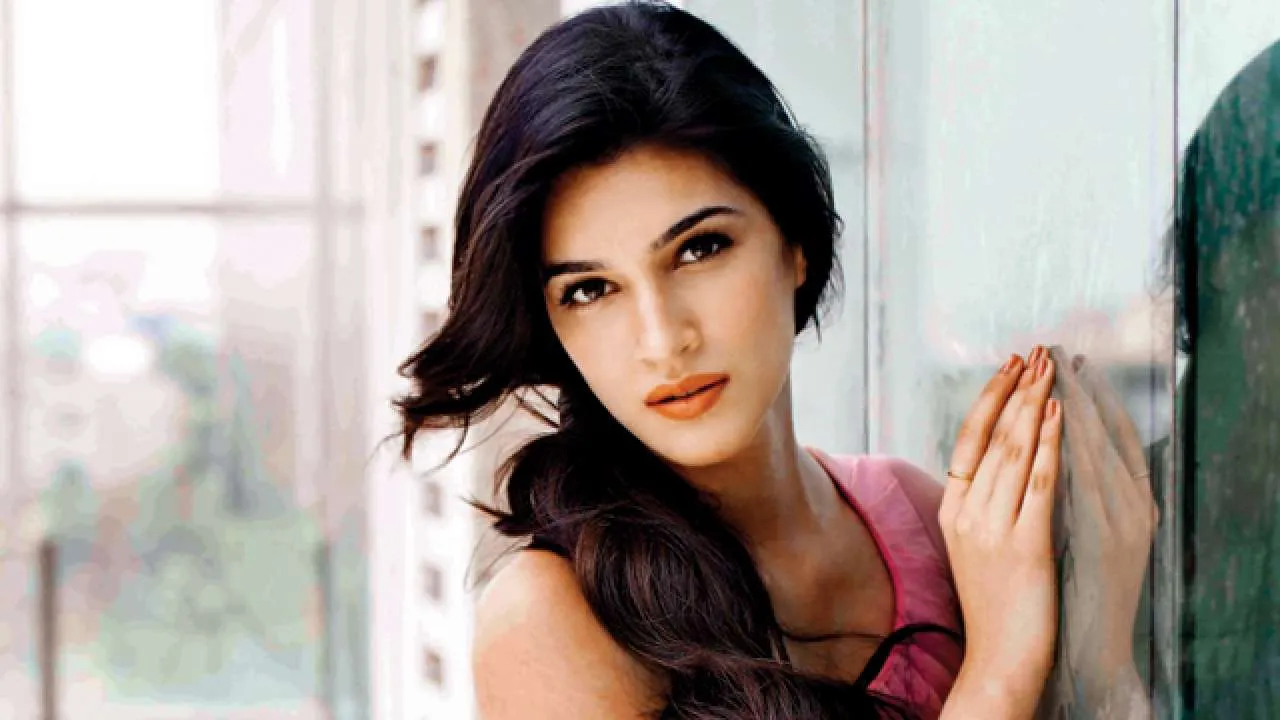 The Most Beautiful Girls in the World 9 Kriti Sanon world most beautiful girl