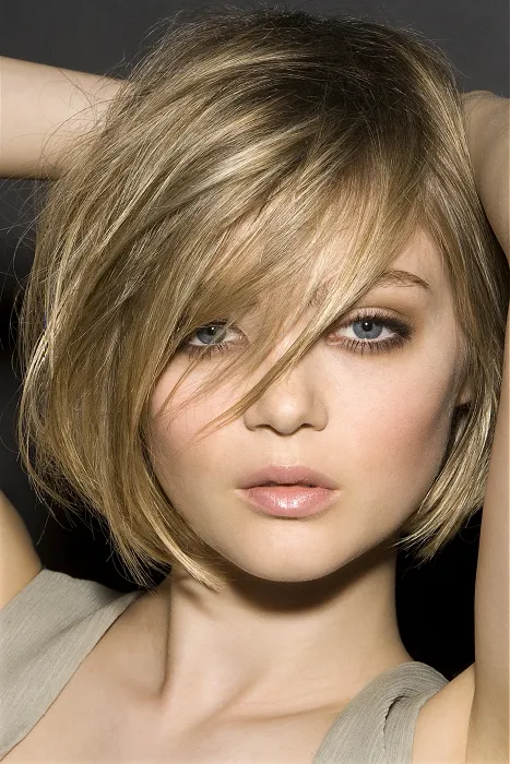 medium blonde hairstyle for Women medium blonde hairstyle for Women