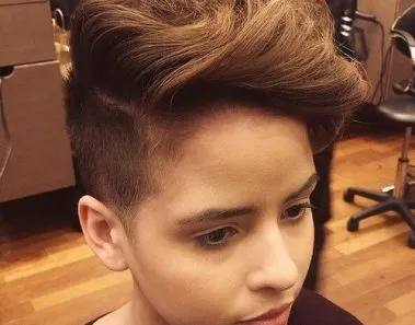 short hairstyle with undercut for teenager girls