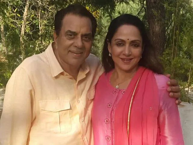 List of Indian Celebrities with Long Happy Marriage 9 Dharmendra Hema Malini with Long Happy Marriage