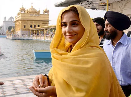 Vidya Balan without Makeup at Traditional look at the Holy place