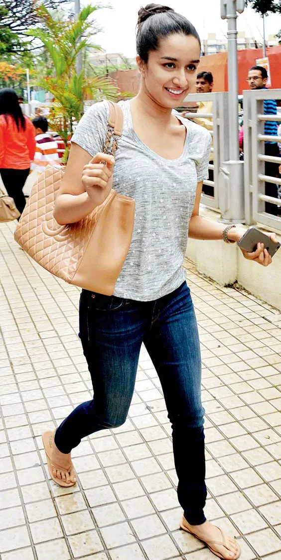 Beautiful shraddha no makeup photos