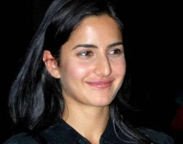 Popular Bollywood Celebrities Without Makeup 1