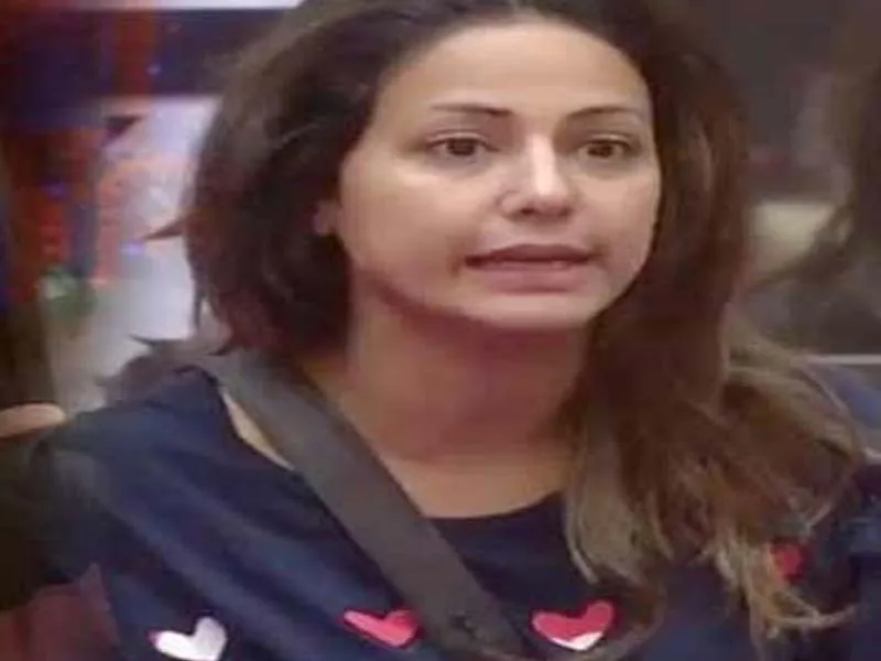 Hina Khan without makeup photos Hina Khan without makeup photos