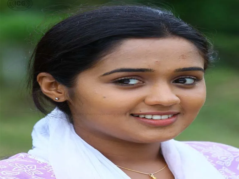 Ananya - Malayalam actresses without makeup Ananya - Malayalam actresses without makeup