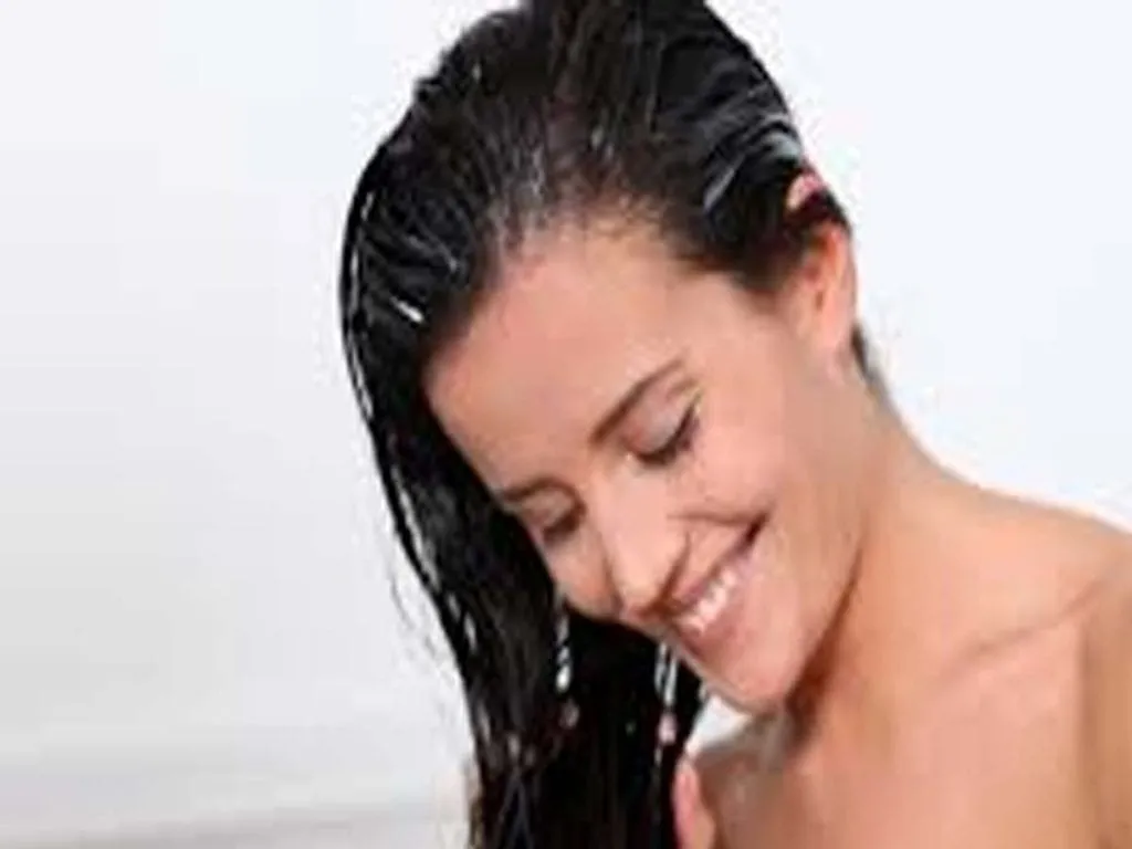 Tutorial – How to Bleach Hair Step by Step Guide