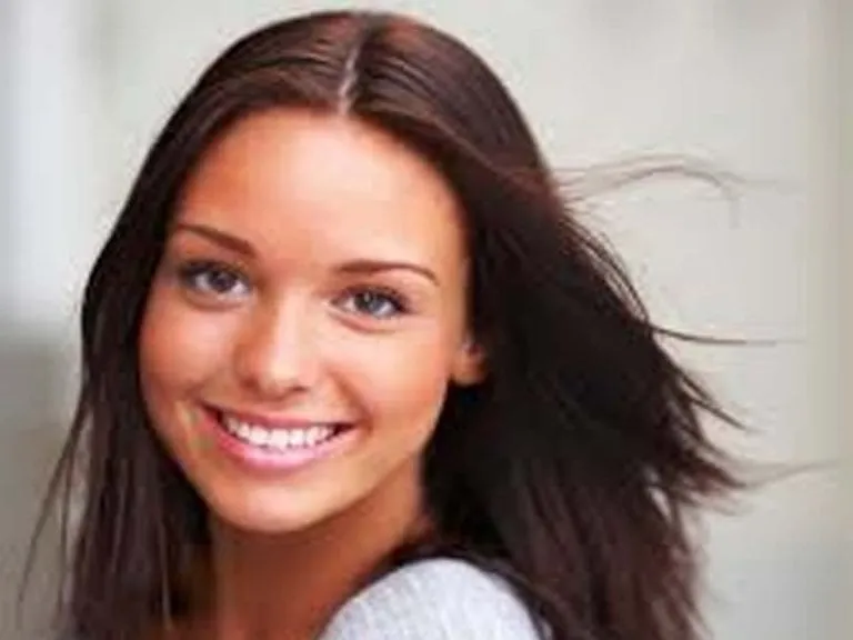 How to Look Good Without Makeup: Skincare, Tips & Bollywood Proof