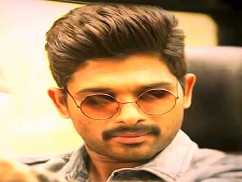 Allu Ajun wearing goggles posing for camera - Allu Arjun Hairstyles