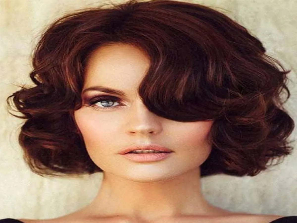 List of Trendy Curly Bob Hairstyles in 2020 3 List of Trendy Curly Bob Hairstyles in 2020 3