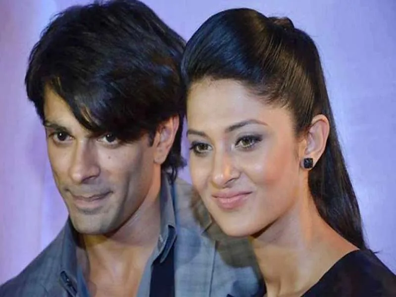 Jennifer Winget and Karan Singh Grover Jennifer Winget posing with ex-husband Karan Singh Grrover - bollywood breakup stories