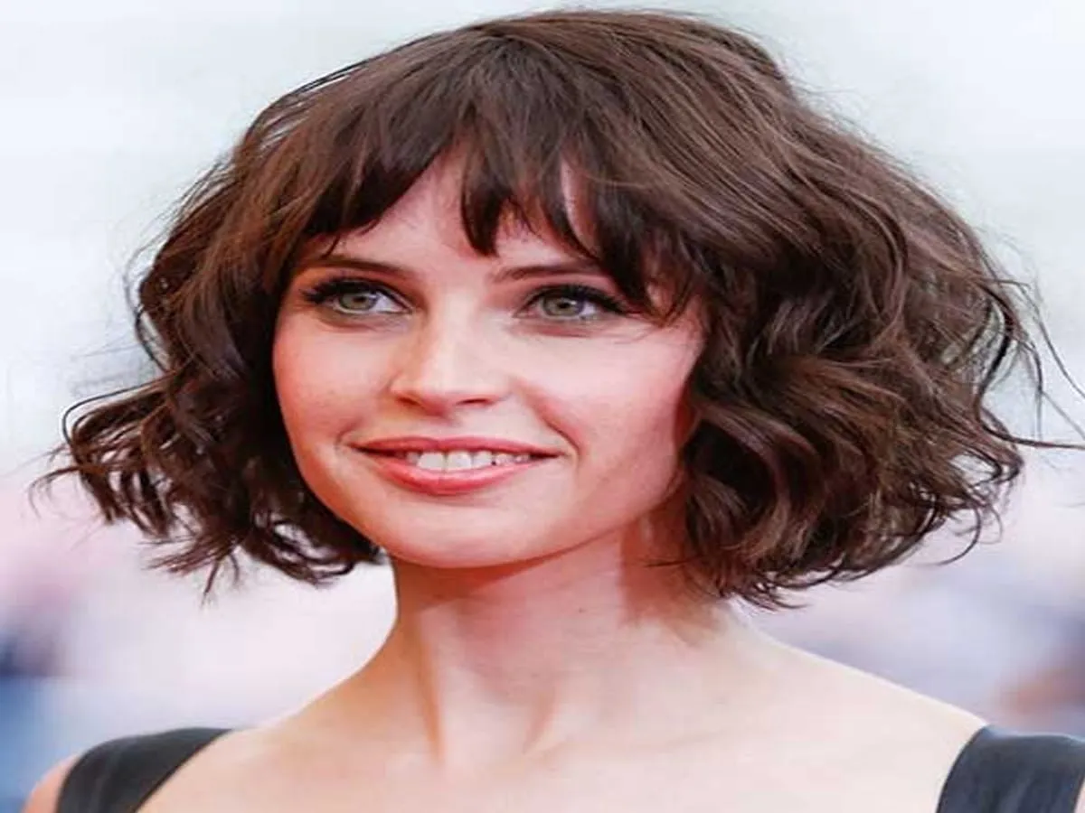 List of Trendy Curly Bob Hairstyles in 2020 4 List of Trendy Curly Bob Hairstyles in 2020 4