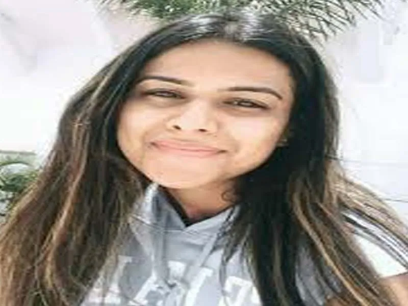 Nia Sharma - TV Actress without makeup photos