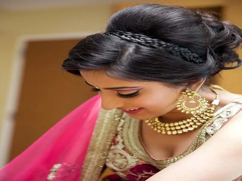 List of Beautiful Hairstyles on Saree 4