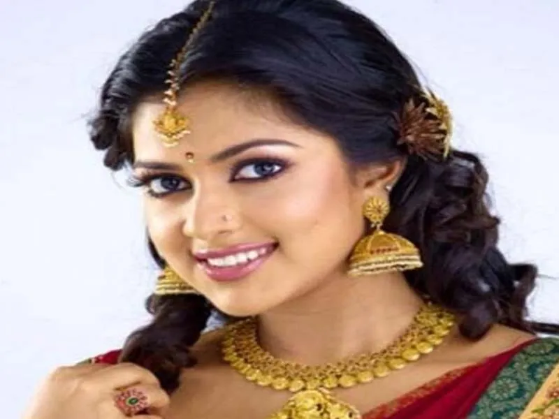 List of Beautiful Hairstyles on Saree