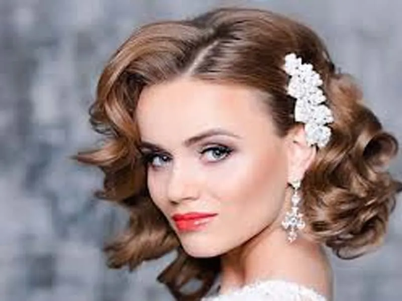 List of Beautiful Hairstyles on Saree 9