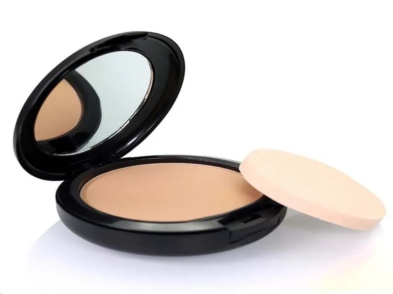 List Of Makeup Essentials, If Your Age Group Is 21 To 25 4 List Of Makeup Essentials, If Your Age Group Is 21 To 25 4