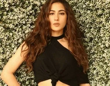 Sara Ali Khan Weight Loss Transformation: Diet and Workout Routine 1 Sara Ali Khan weight loss