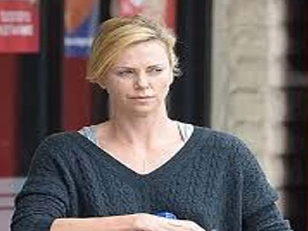 List of 21 Hollywood Celebrities without Makeup 12 List of 21 Hollywood Celebrities without Makeup 12