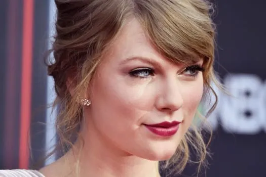 Taylor Swift - Celebrity Hairstyle